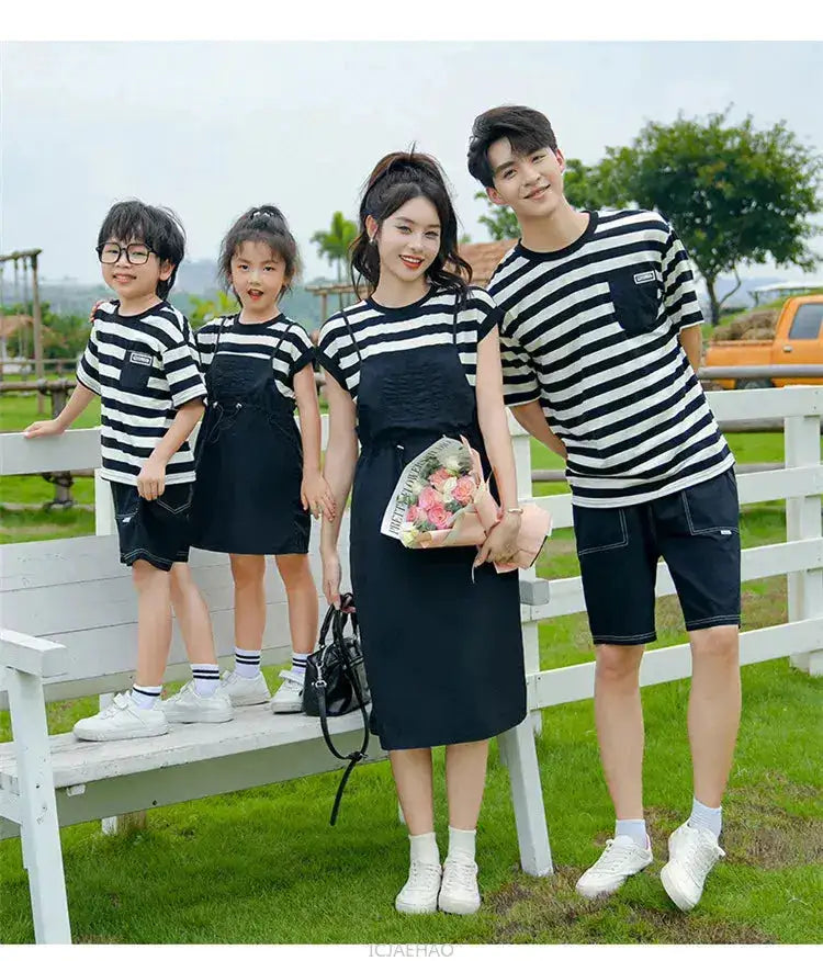 Dress 2025 Woman Family Couple Matching Clothes Parent-child Shirt Sibling Brother Sister Outfits Mom Daughter Dress Dad Son T by Dropshipman