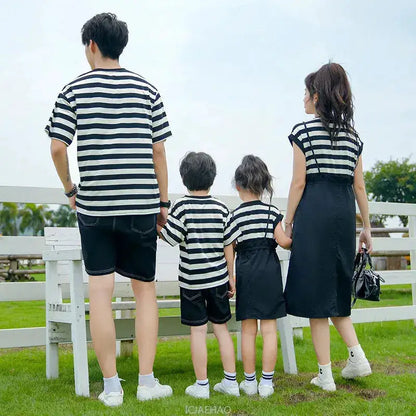 Dress 2025 Woman Family Couple Matching Clothes Parent-child Shirt Sibling Brother Sister Outfits Mom Daughter Dress Dad Son T by Dropshipman
