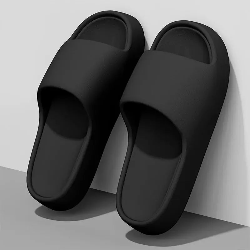 Green men's summer outdoor and indoor slippers with thick soles, anti-slip design, suitable for bathroom showers and casual wear.
