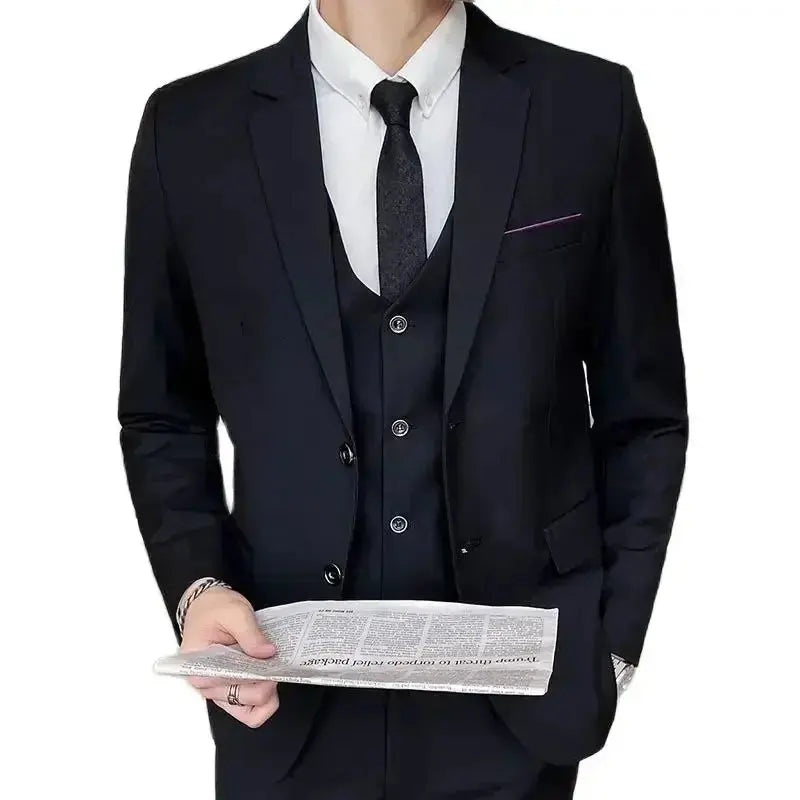 Men's grey British style wedding suit with blazer, vest, and pants, featuring two buttons, suitable for formal, business, or outdoor events.