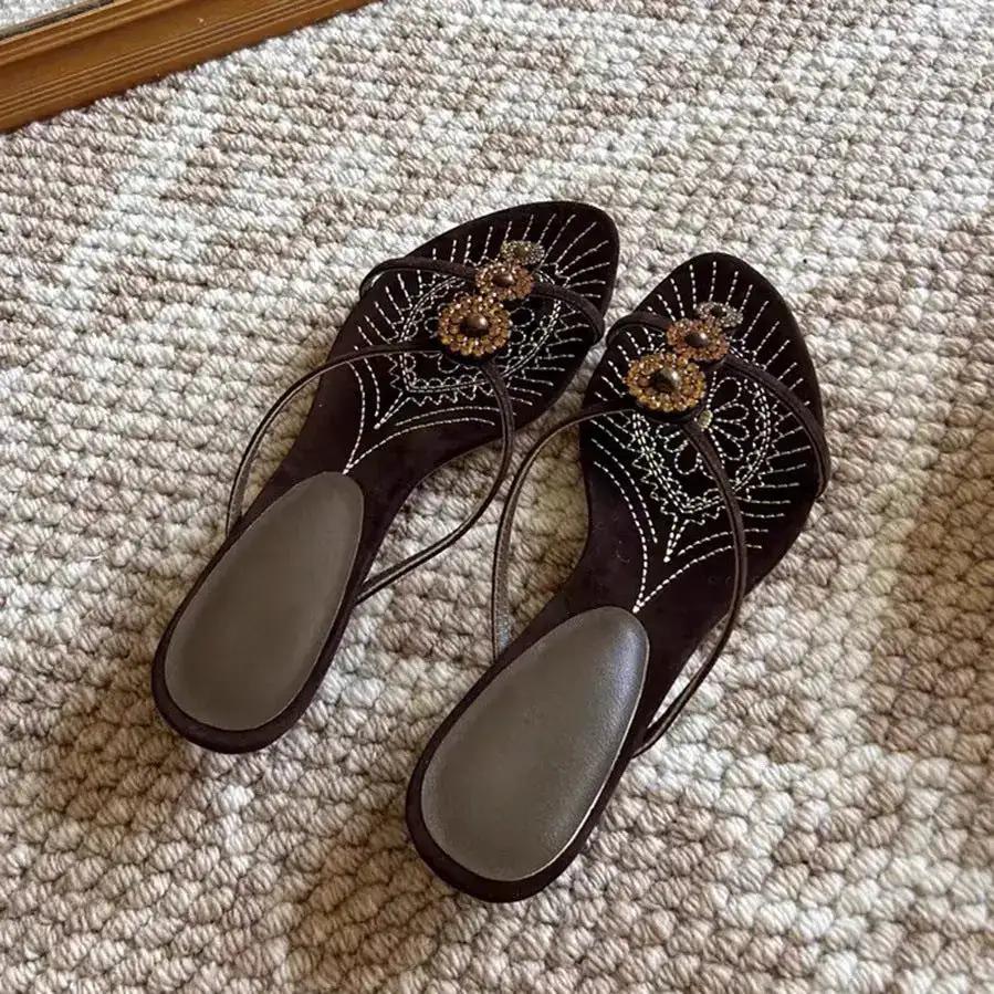 Unique Designer Retro-Style Flip-Flops for Women, 2026 Summer New Model, Outdoor Vacation Kitten Heel Rhinestone Thong Sandals by Dropshipman