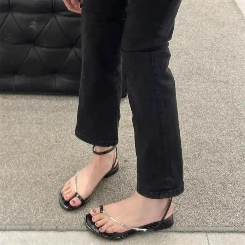 European and American Style Sexy Thong Sandals for Women 2026 New Versatile One-Strap Metal Chain Low-Heeled Roman Sandals Beach Slippers by Dropshipman
