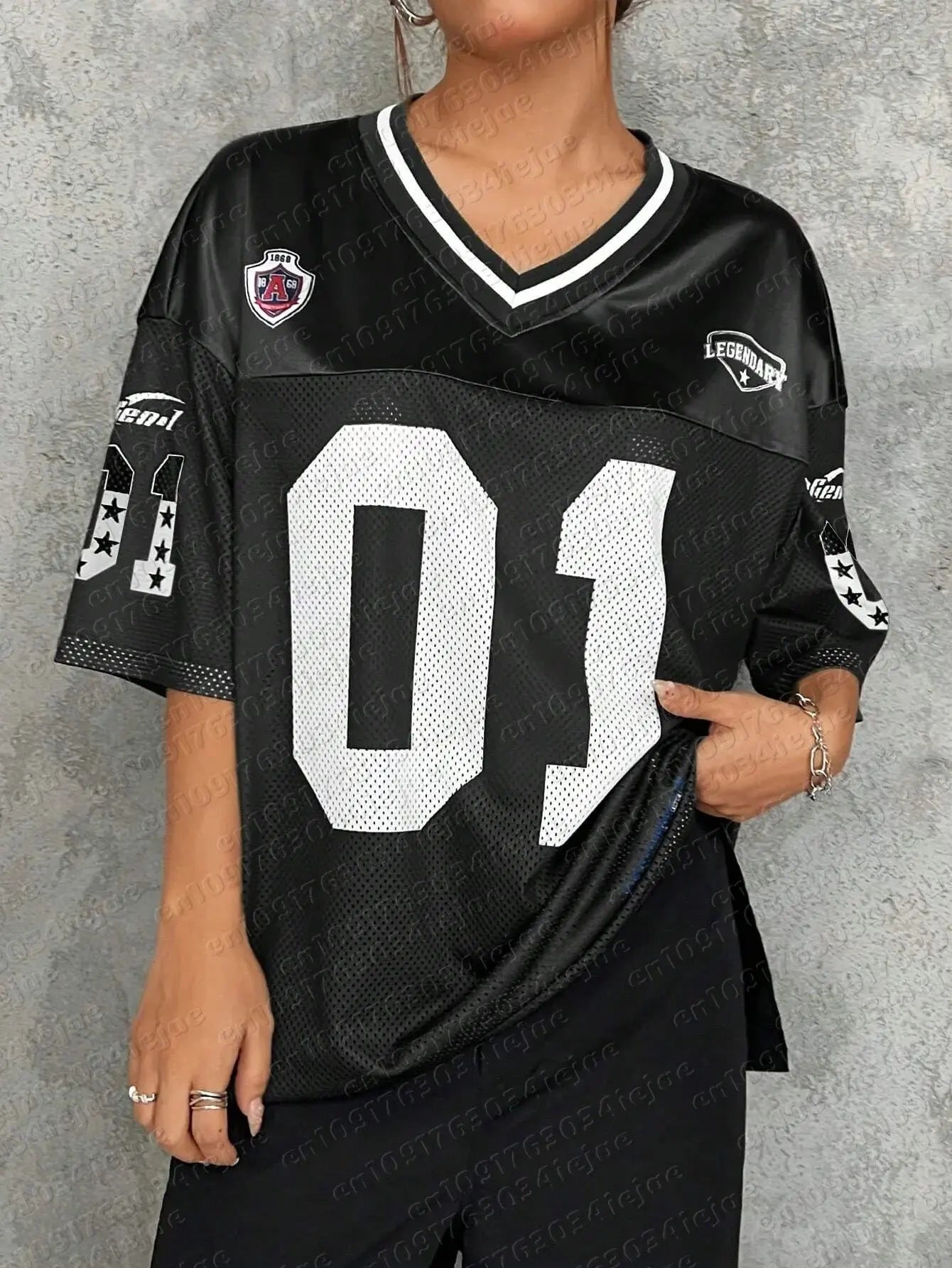American Sports Fashion V-Neck T-Shirt for women, loose breathable jersey top with quick-dry fabric, ideal for casual streetwear and hip-hop style.