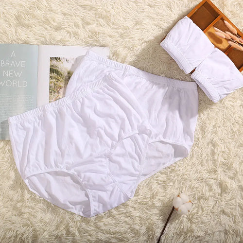 White high-waist cotton women's underwear shorts, loose fit, large size, suitable for middle-aged and elderly women.