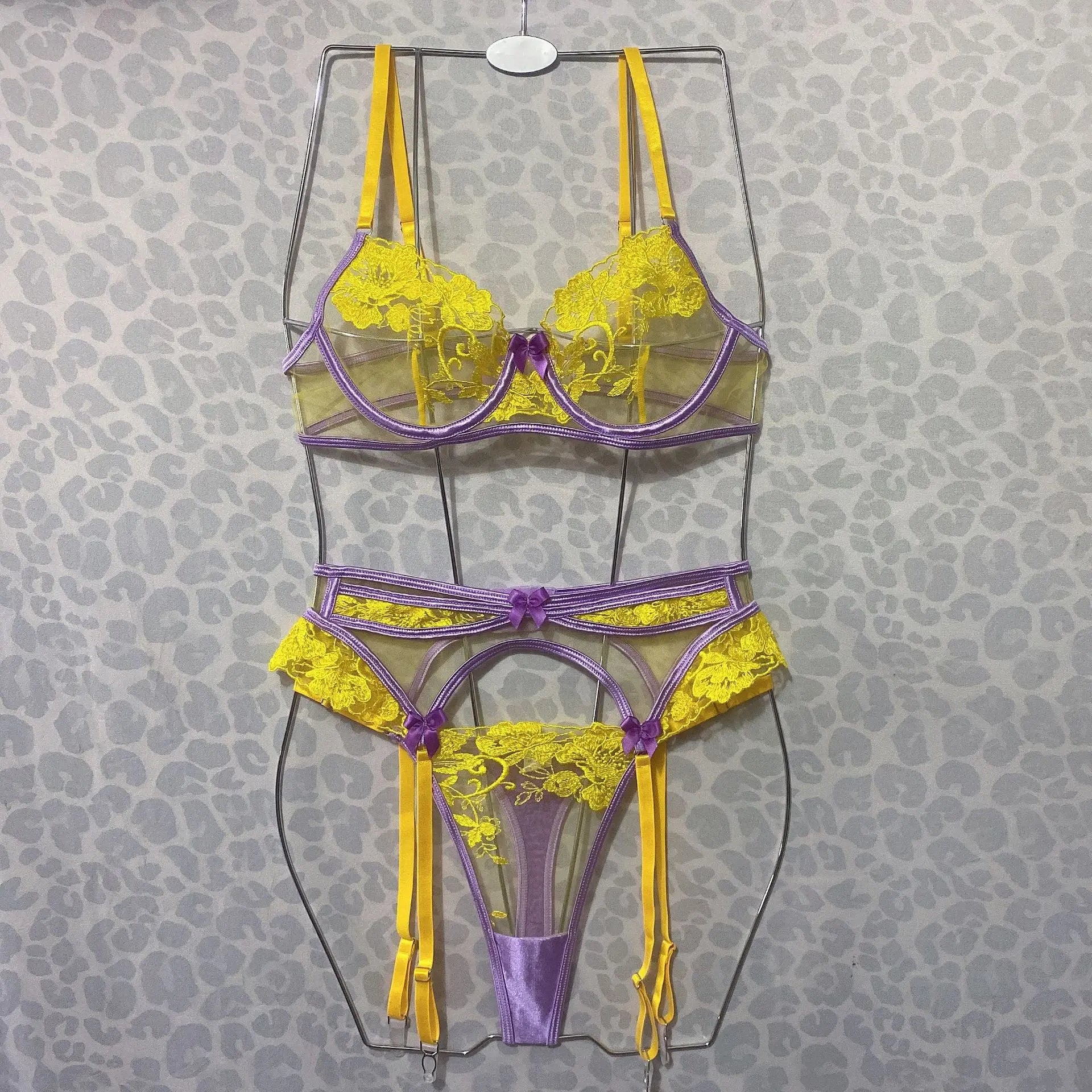 European and American cross-border women's flower embroidered see-through bra and underwear set with sexy bow detail, high-quality design.
