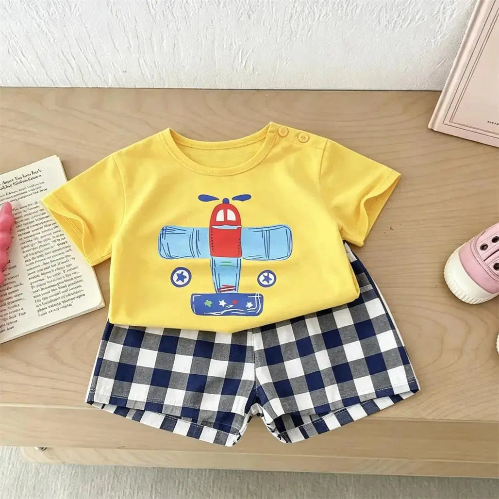 Boy's trendy costume printed T-shirt and shorts set, casual sportswear with cartoon design, toddler all-match two-piece outfit.